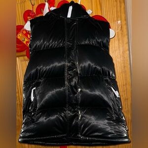 ARITZIA The Super Puff Vest Liquid Shine